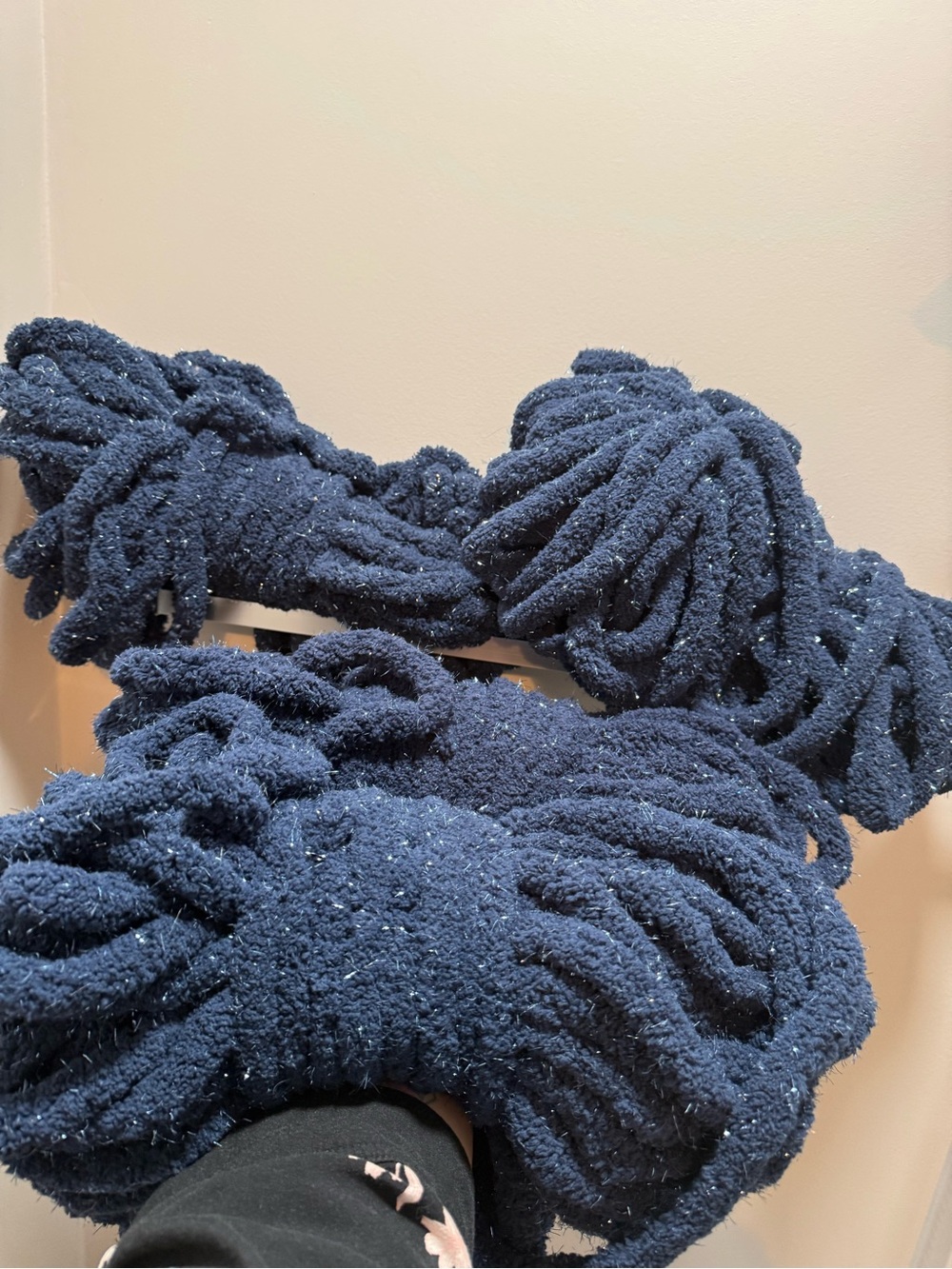 Set of 4 Thick Navy Sparkly Yarn